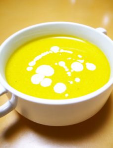 ハロウィンの食卓に♪豆乳パンプキンスープ