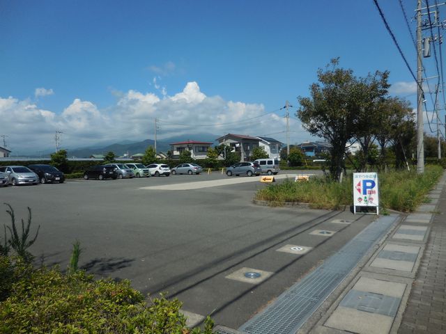 あさつゆ広場臨時駐車場