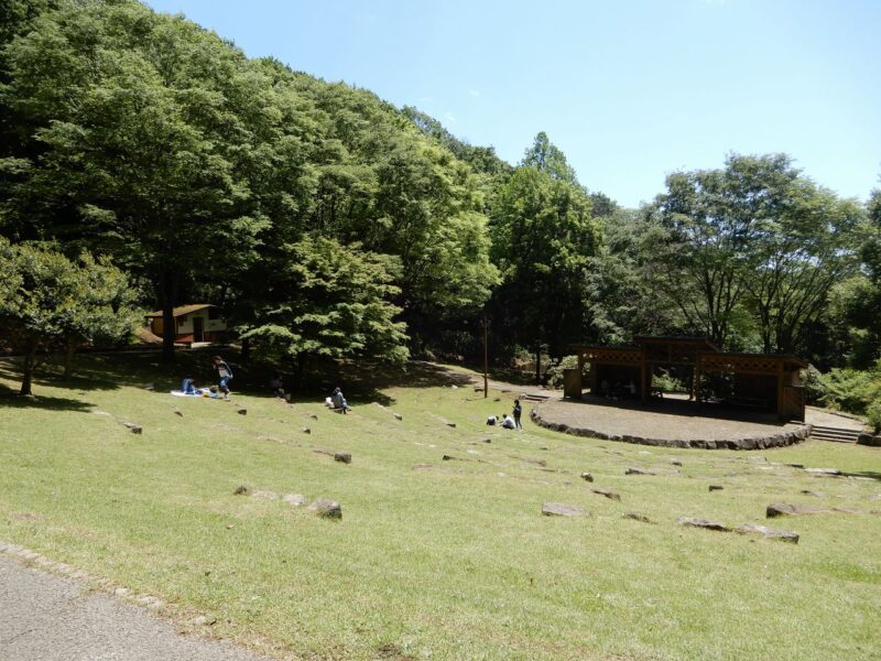 県立七沢森林公園野外ステージ